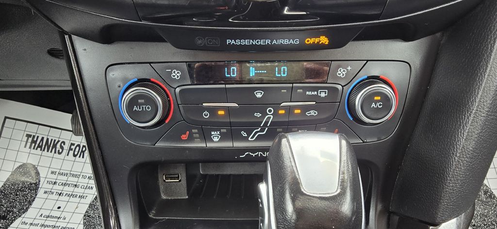2017 Ford Focus Image 35