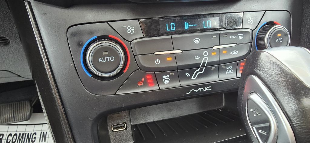 2017 Ford Focus Image 36