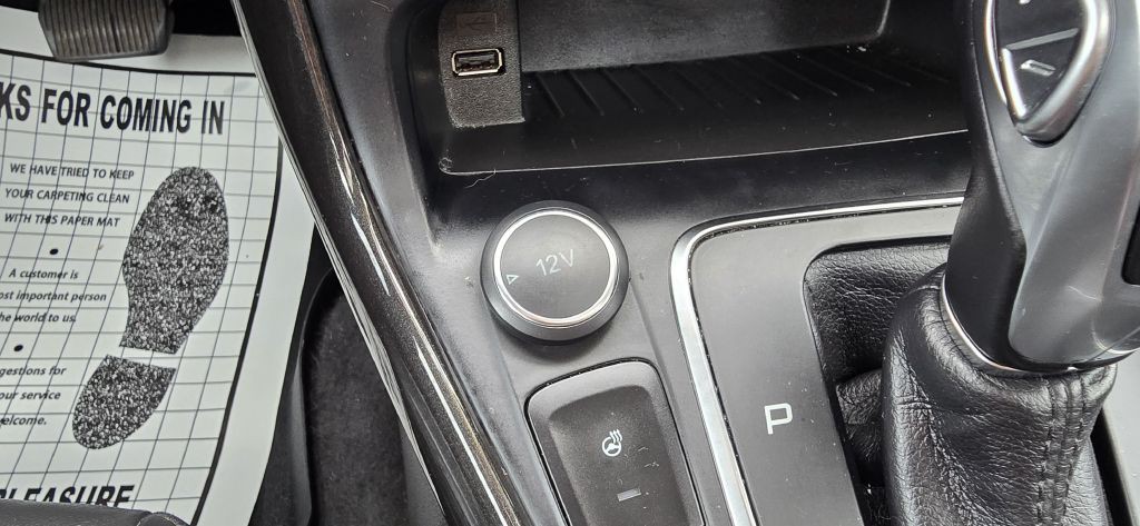 2017 Ford Focus Image 39