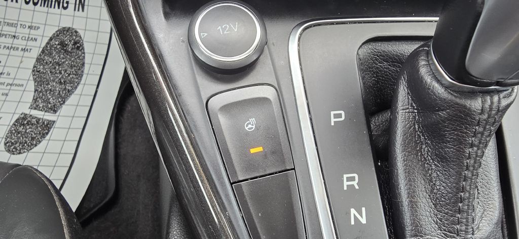2017 Ford Focus Image 40