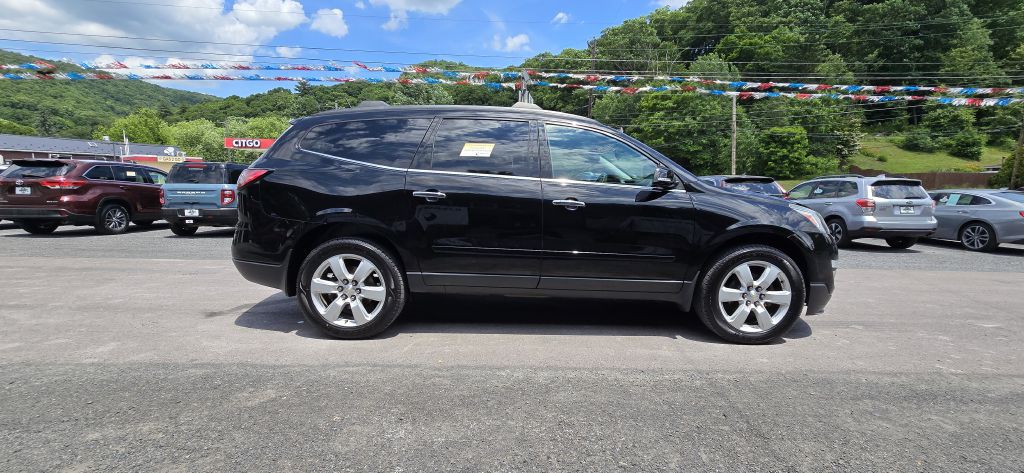 2017 Chevrolet Traverse Image 3