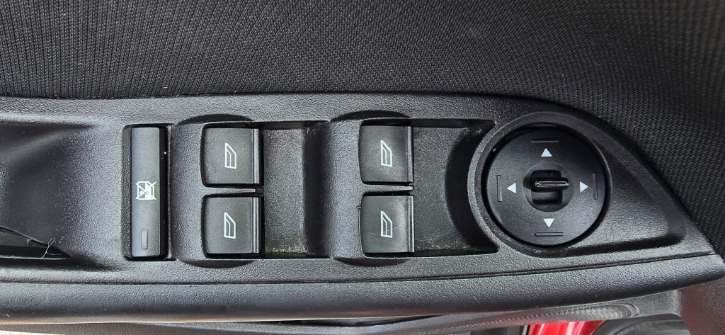 2017 Ford Focus Image 16
