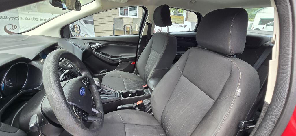 2017 Ford Focus Image 17
