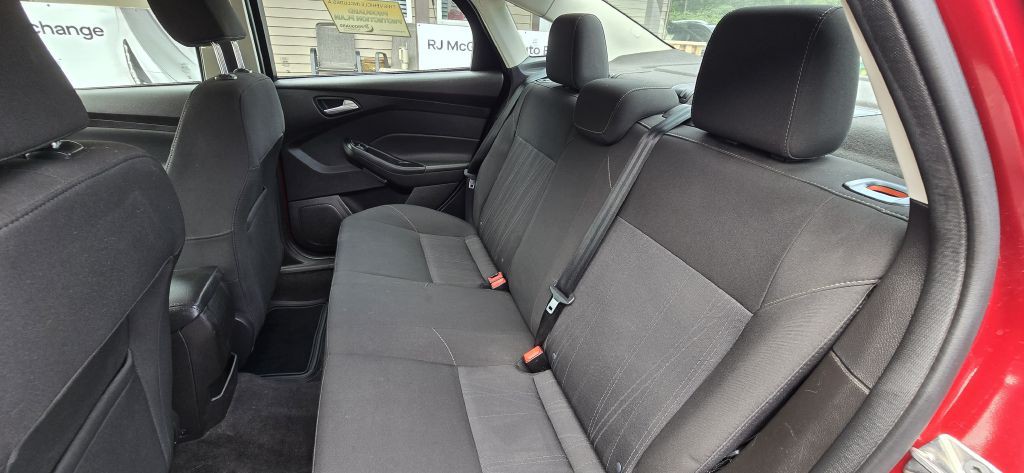 2017 Ford Focus Image 18