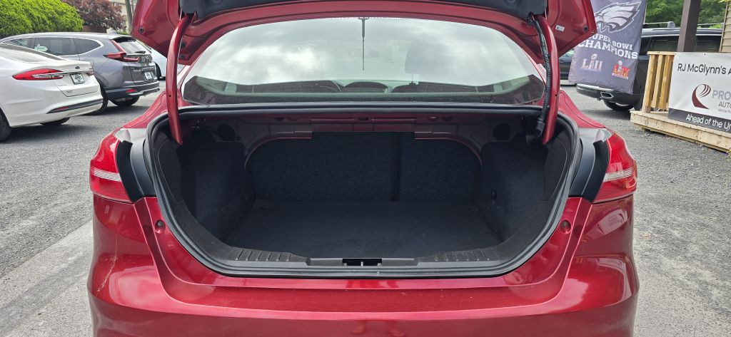 2017 Ford Focus Image 19