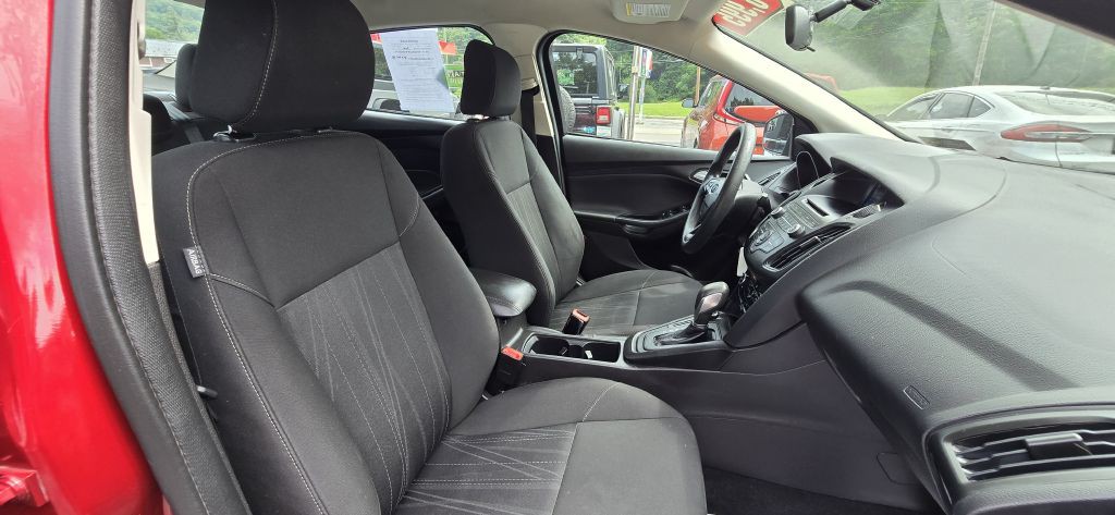 2017 Ford Focus Image 22