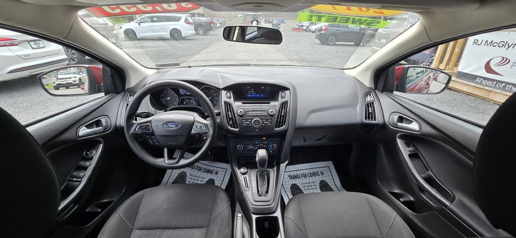 2017 Ford Focus Image 24