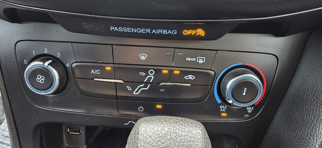 2017 Ford Focus Image 29