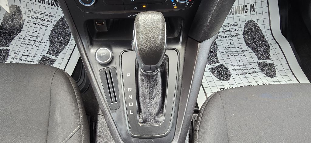 2017 Ford Focus Image 32