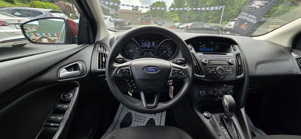 2017 Ford Focus Image 36