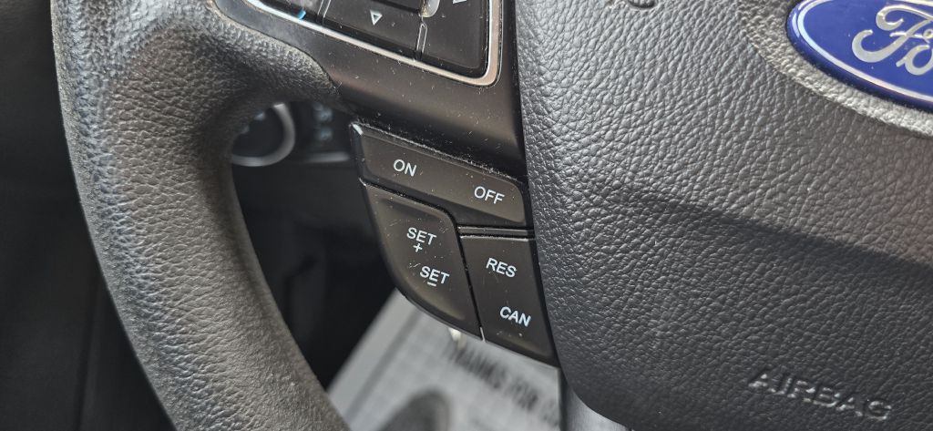 2017 Ford Focus Image 38