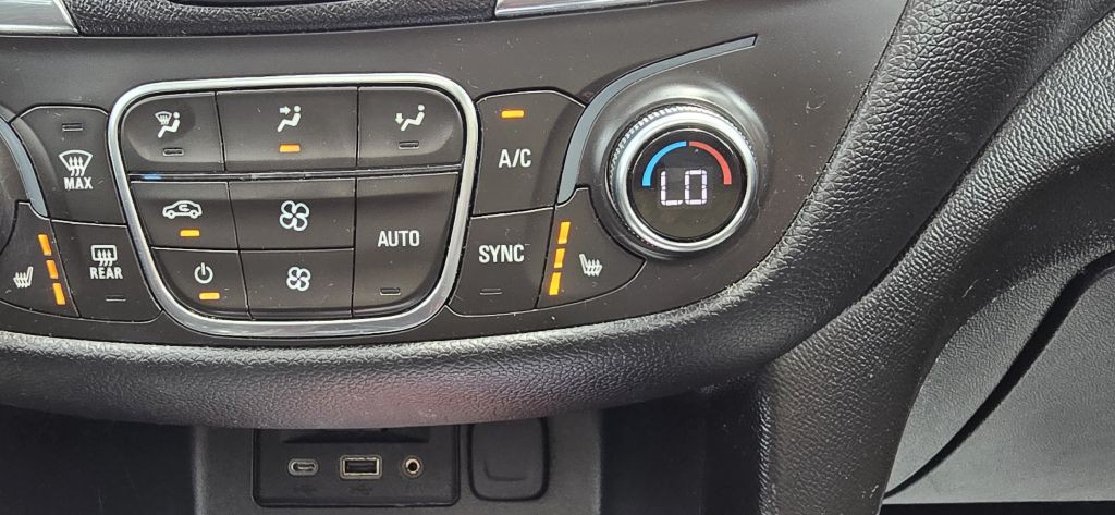 2019 Chevrolet Equinox Image 38