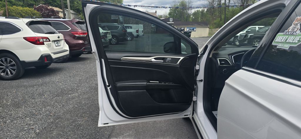 2018 Ford Fusion Image 12