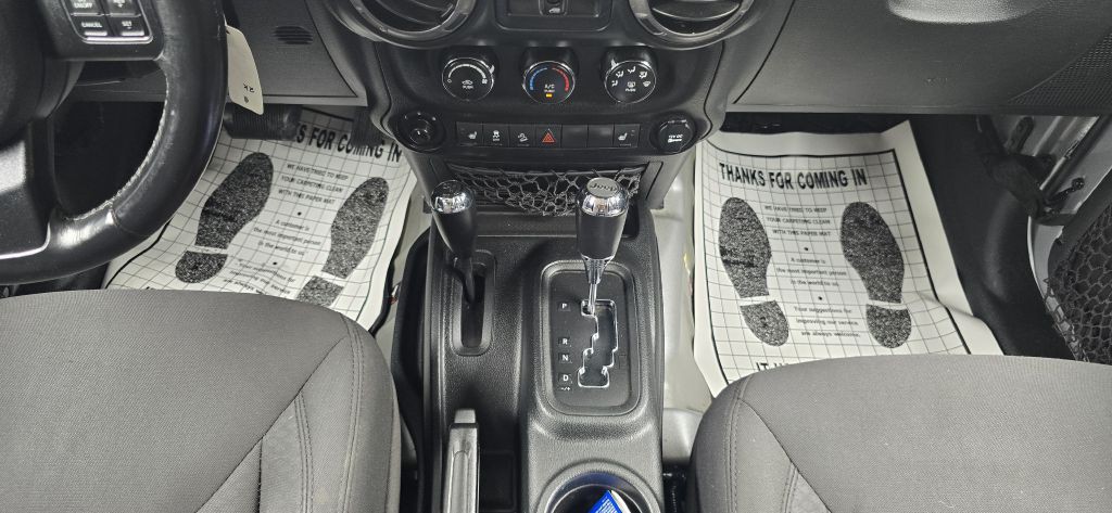2017 Jeep Wrangler Unlimited Image 34