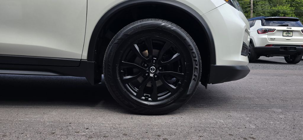 2018 Nissan Rogue Image 12
