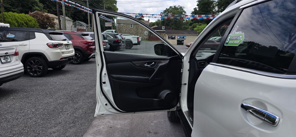 2018 Nissan Rogue Image 14