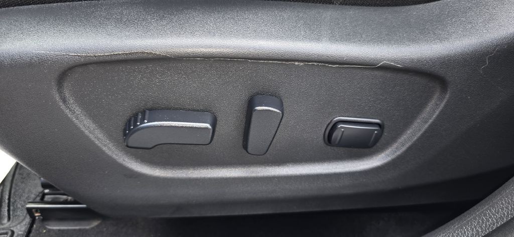 2018 Nissan Rogue Image 16