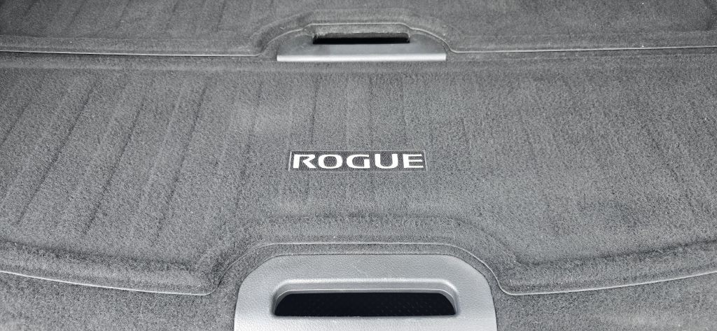 2018 Nissan Rogue Image 24