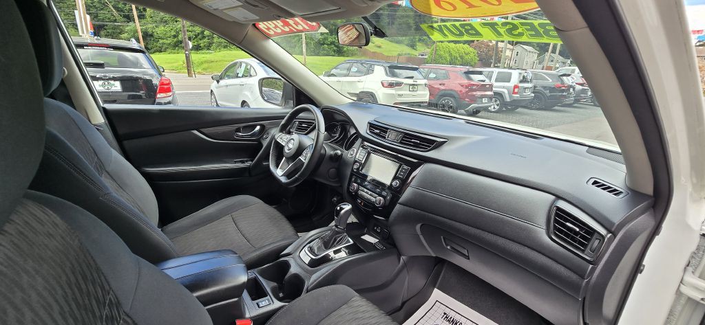2018 Nissan Rogue Image 31