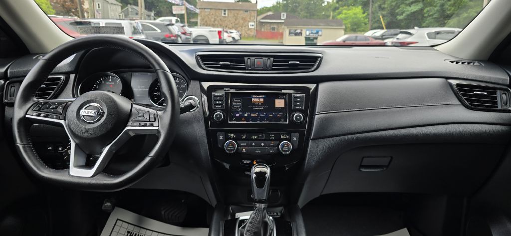 2018 Nissan Rogue Image 34