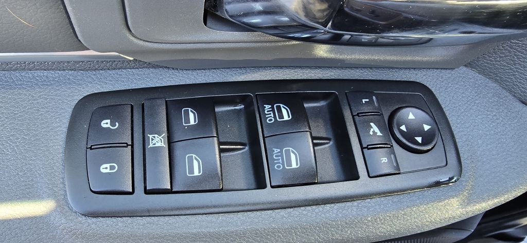 2013 RAM 1500 Image 18