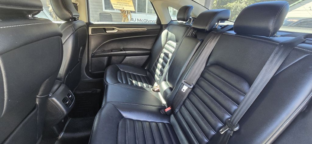 2019 Ford Fusion Image 19