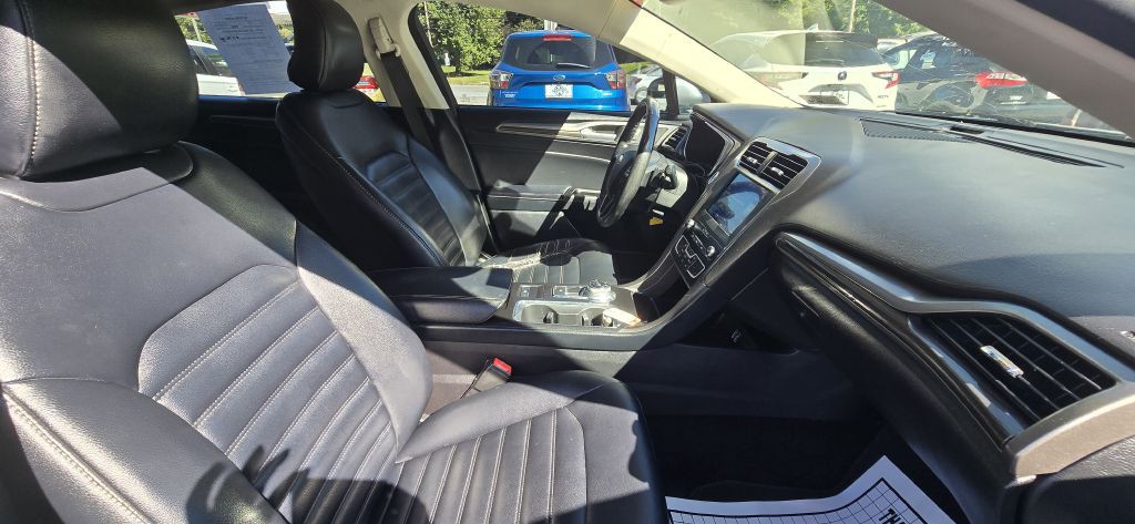 2019 Ford Fusion Image 25