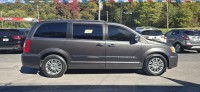 Image for 2016 Chrysler Town & Country Touring L ID: 7726423
