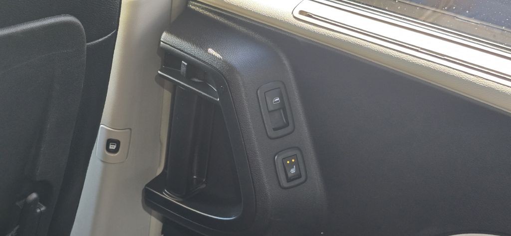 2016 Chrysler Town & Country Image 56