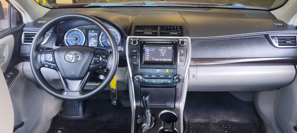 2017 Toyota Camry Image 8