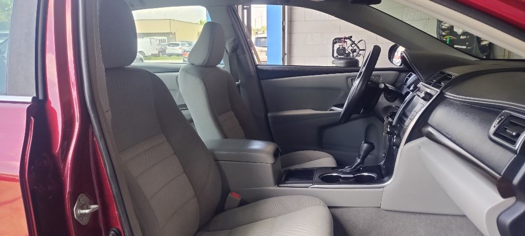 2017 Toyota Camry Image 10