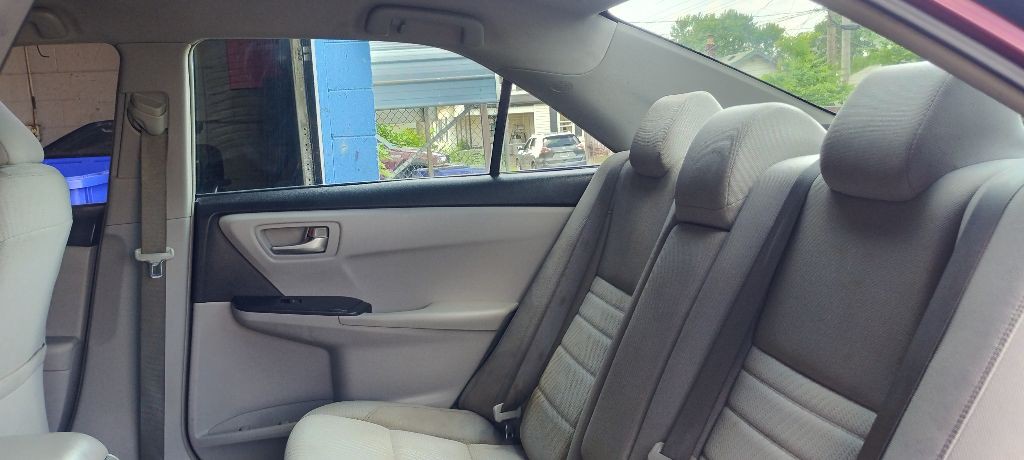 2017 Toyota Camry Image 11