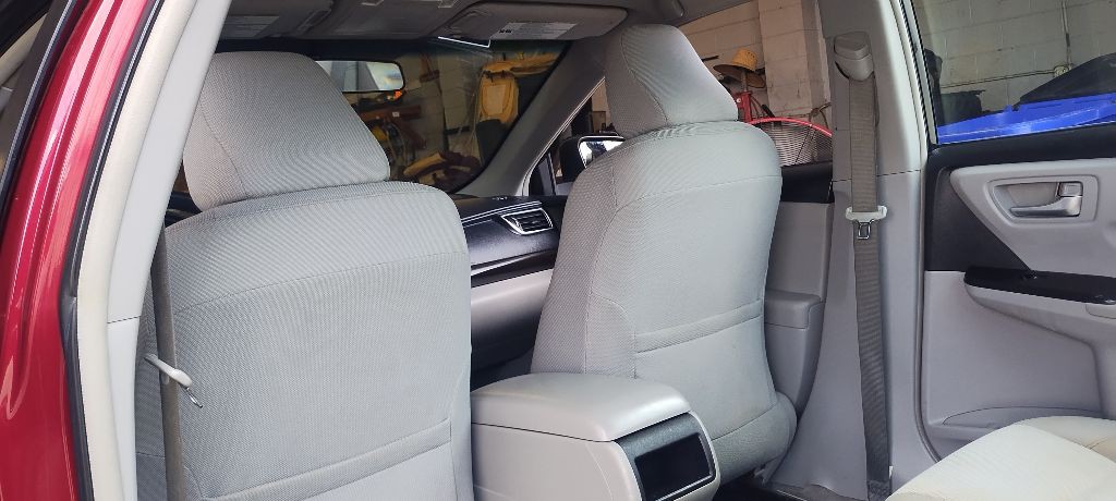 2017 Toyota Camry Image 12