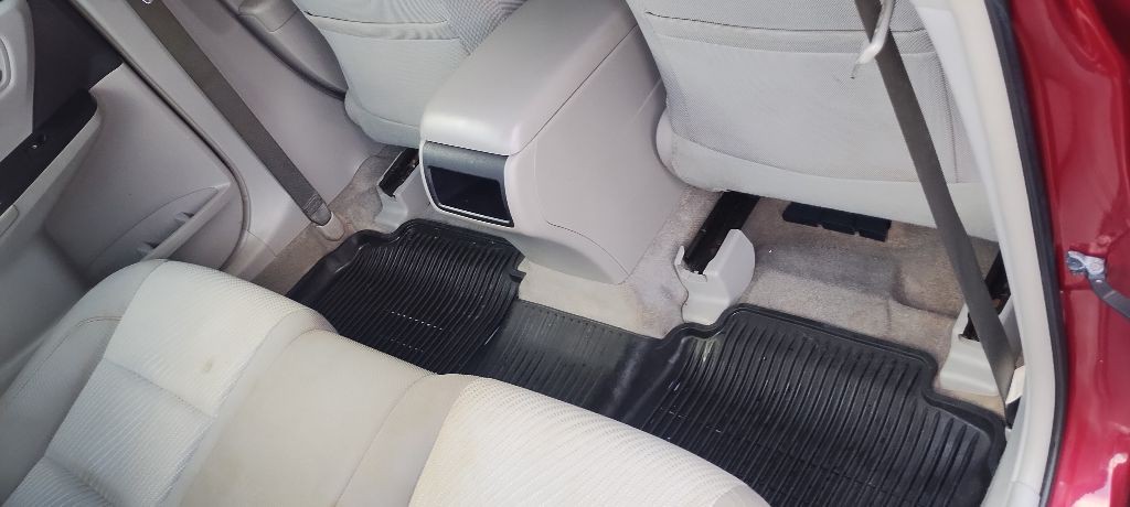 2017 Toyota Camry Image 16