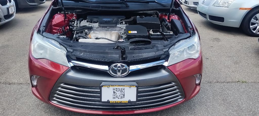 2017 Toyota Camry Image 18