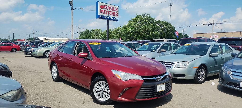 2017 Toyota Camry Image 21