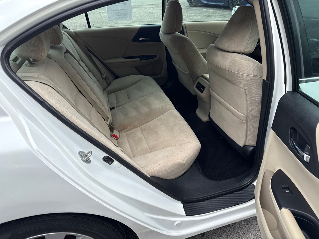 2015 Honda Accord Image 13