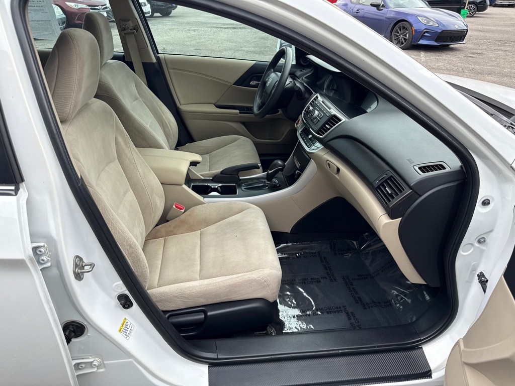2015 Honda Accord Image 16