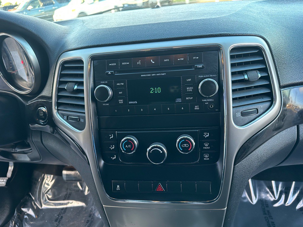 2013 Jeep Grand Cherokee Image 2