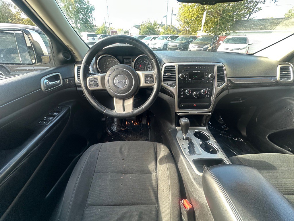 2013 Jeep Grand Cherokee Image 2