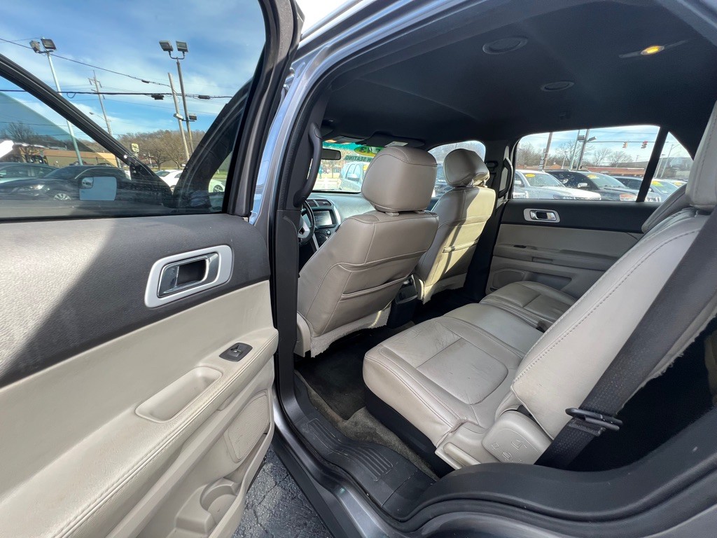 2013 Ford Explorer Image 16