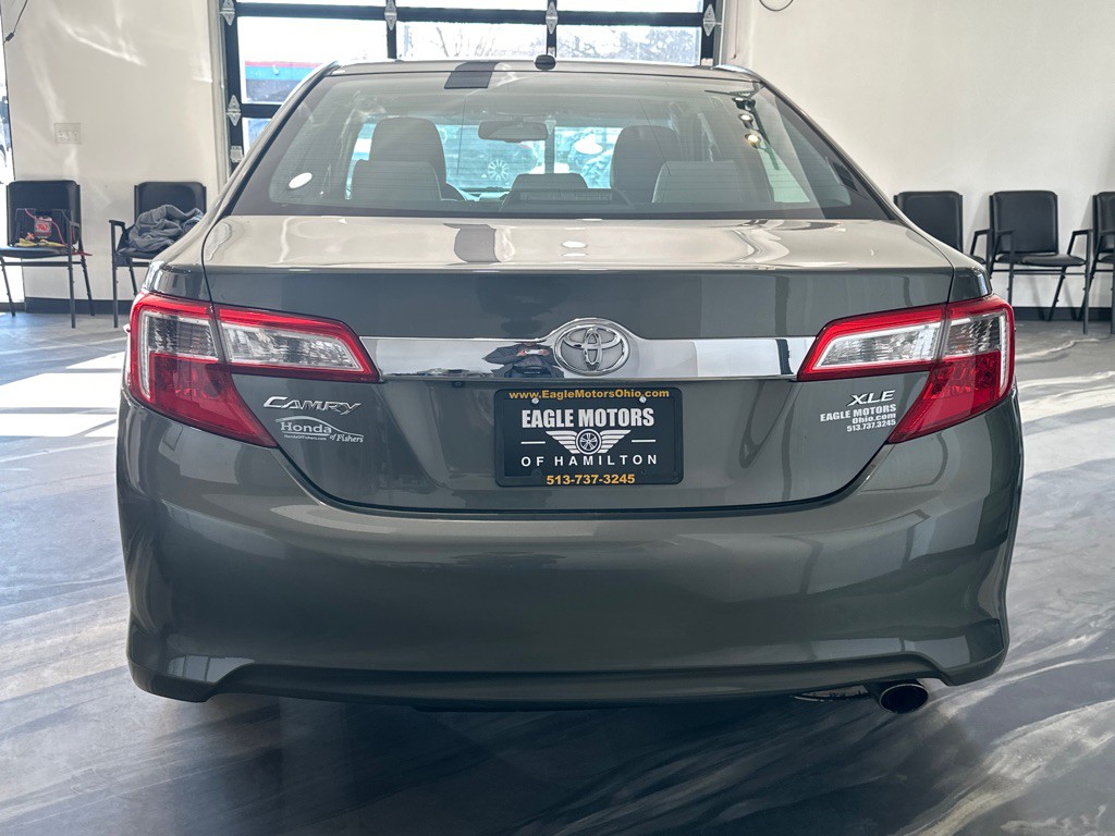 2012 Toyota Camry Image 8