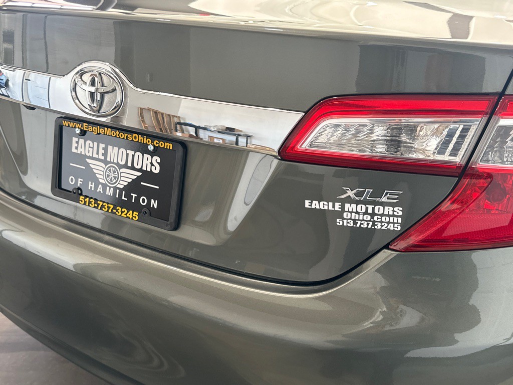 2012 Toyota Camry Image 12