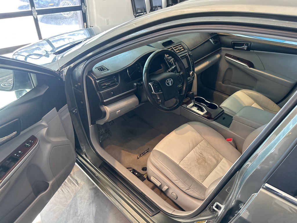 2012 Toyota Camry Image 14