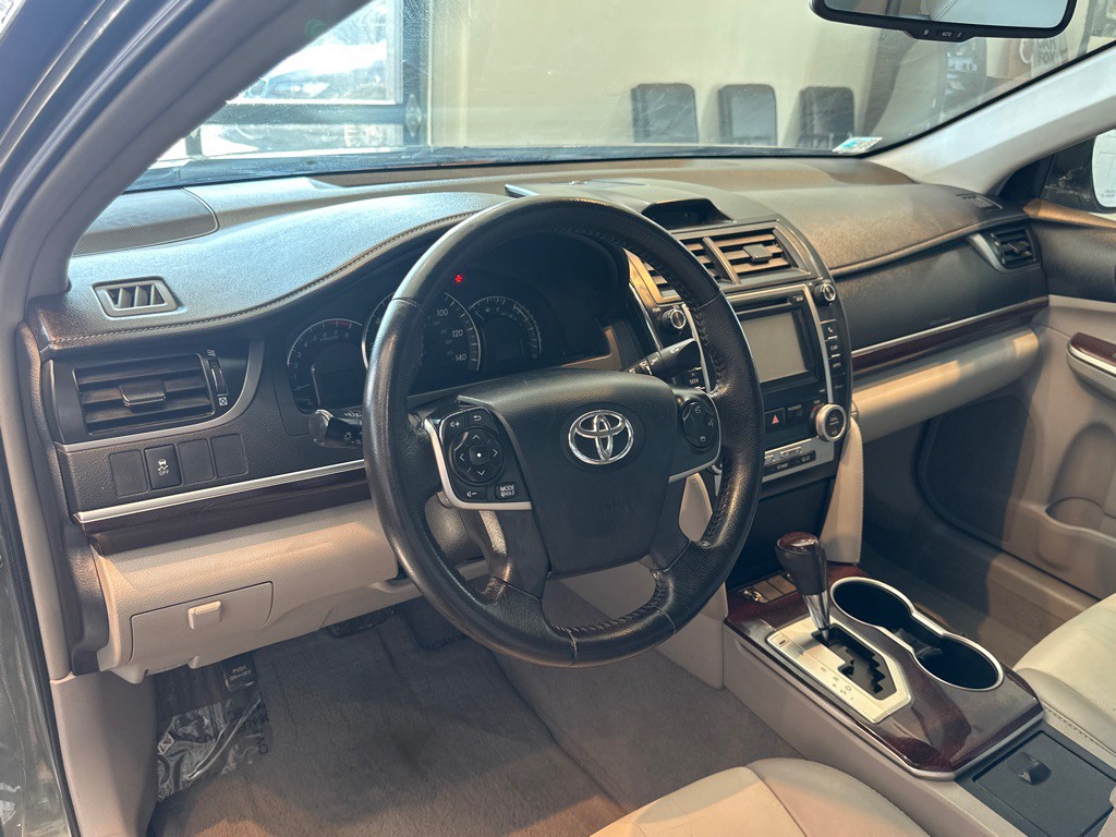 2012 Toyota Camry Image 16