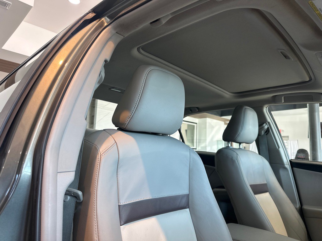 2012 Toyota Camry Image 27