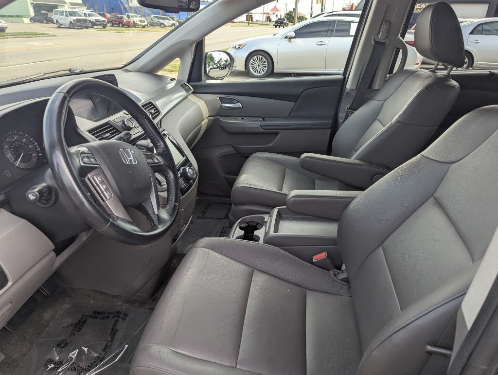 2015 Honda Odyssey Image 6