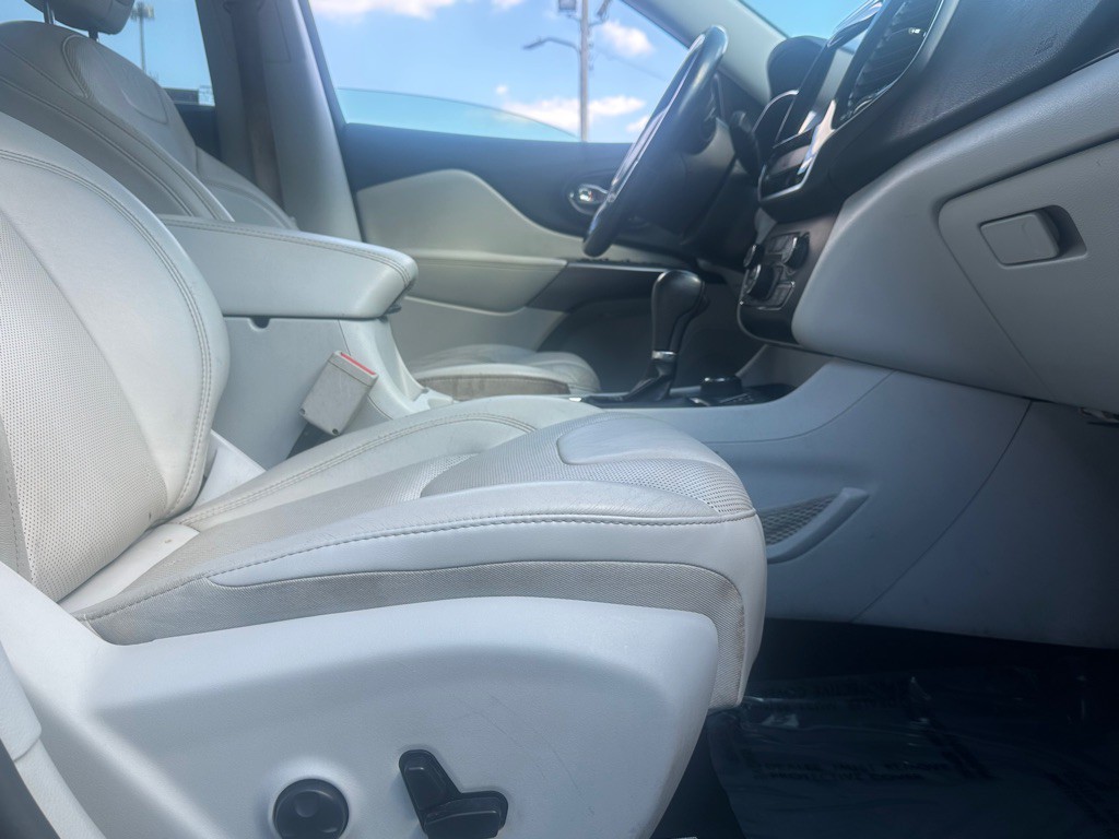 2019 Jeep Cherokee Image 4