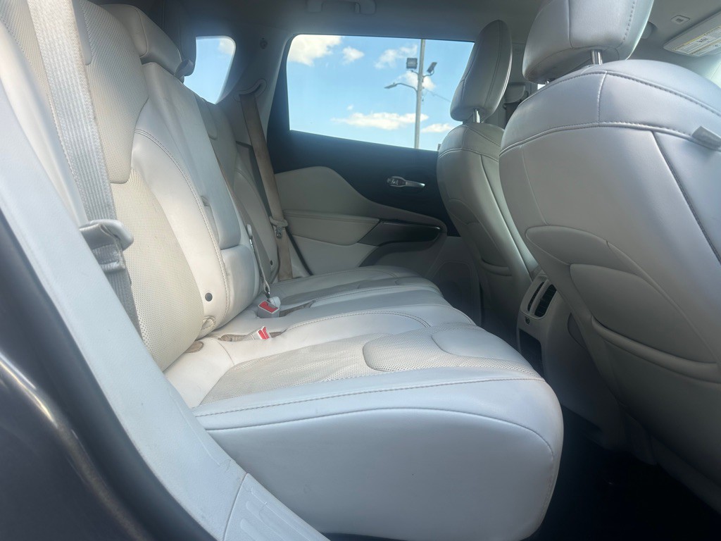 2019 Jeep Cherokee Image 7