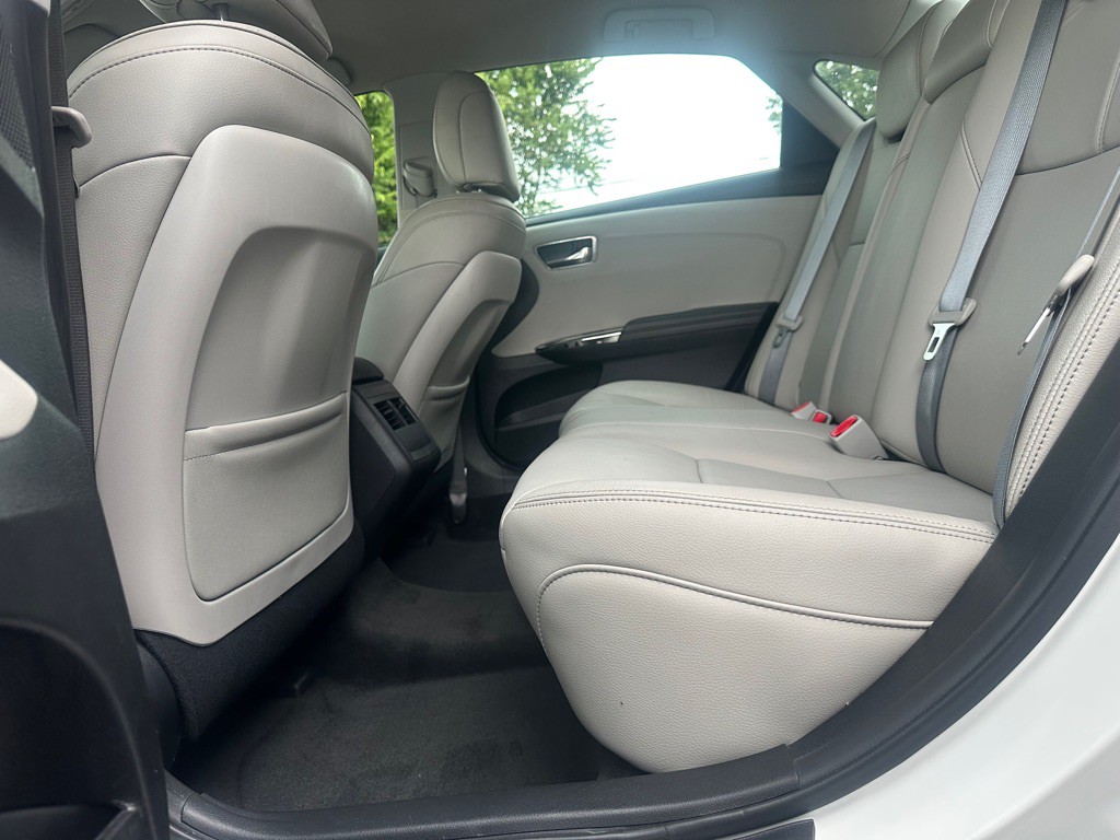 2016 Toyota Avalon Image 4